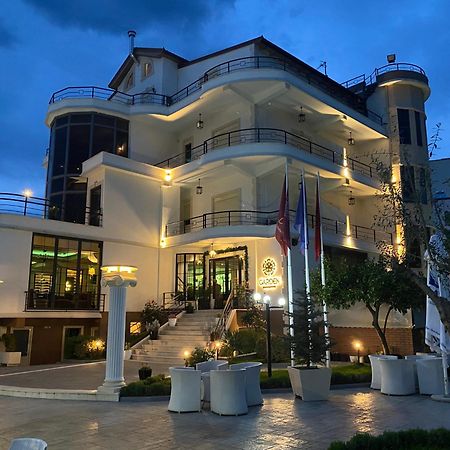 Garden Boutique Hotel إلباسان المظهر الخارجي الصورة