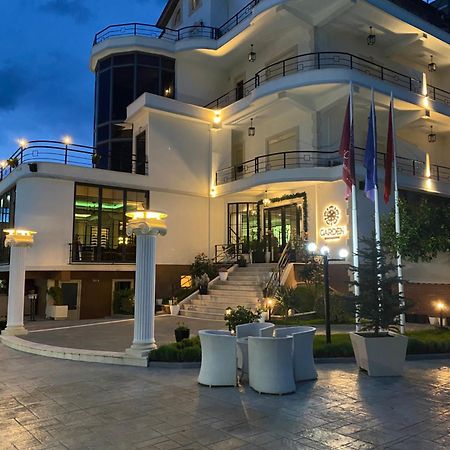 Garden Boutique Hotel إلباسان المظهر الخارجي الصورة