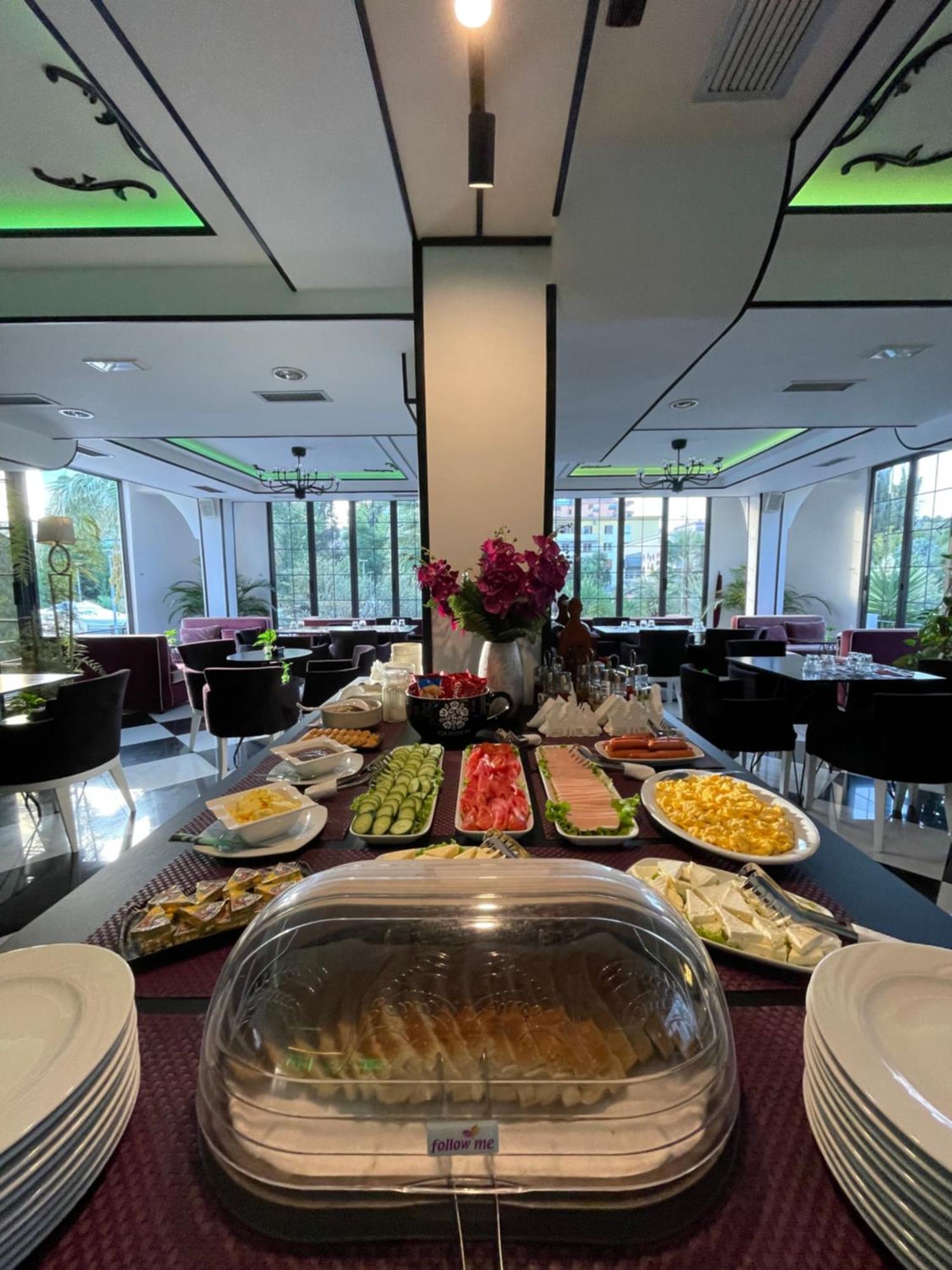 Garden Boutique Hotel إلباسان المظهر الخارجي الصورة