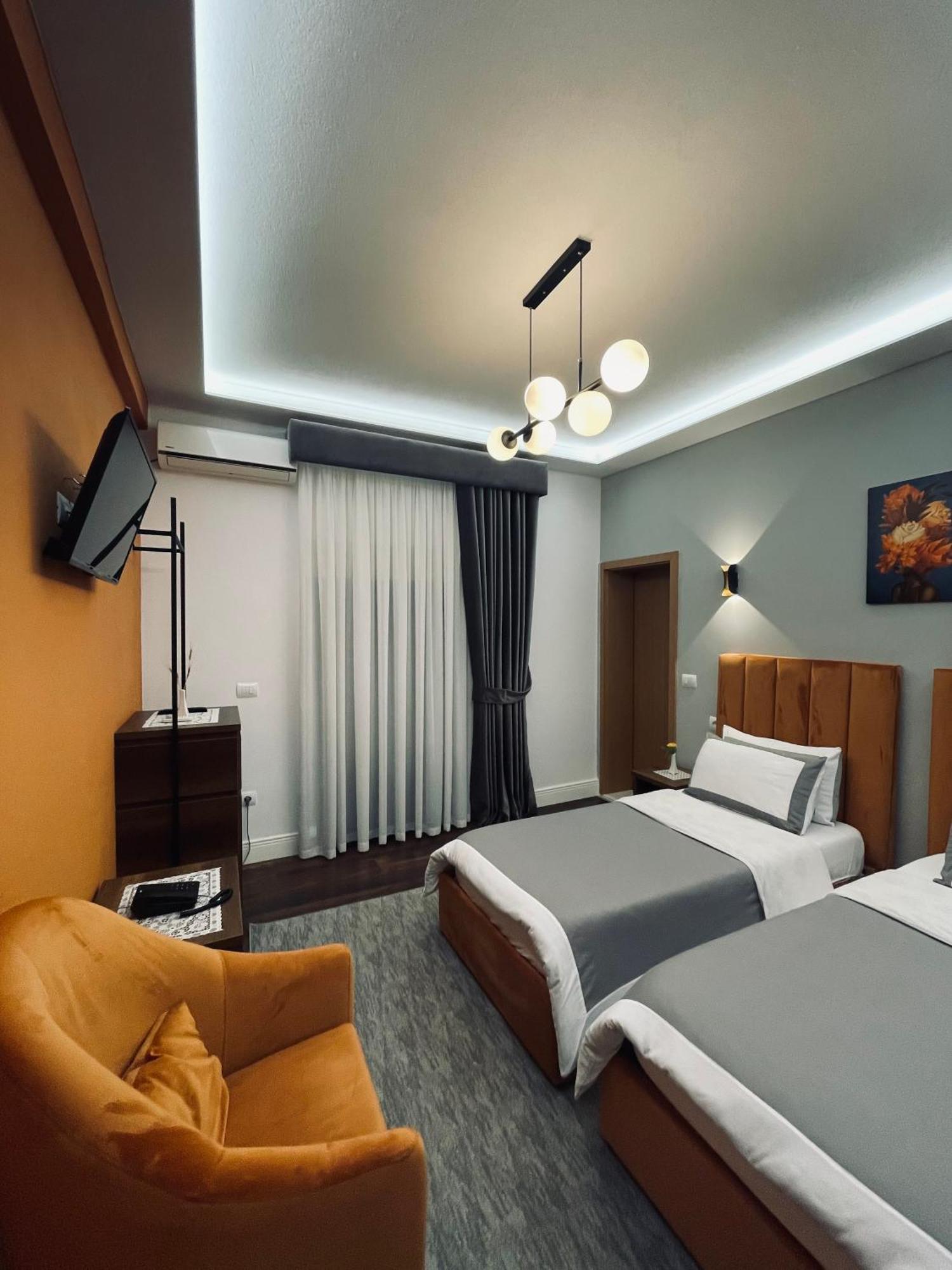 Garden Boutique Hotel إلباسان المظهر الخارجي الصورة