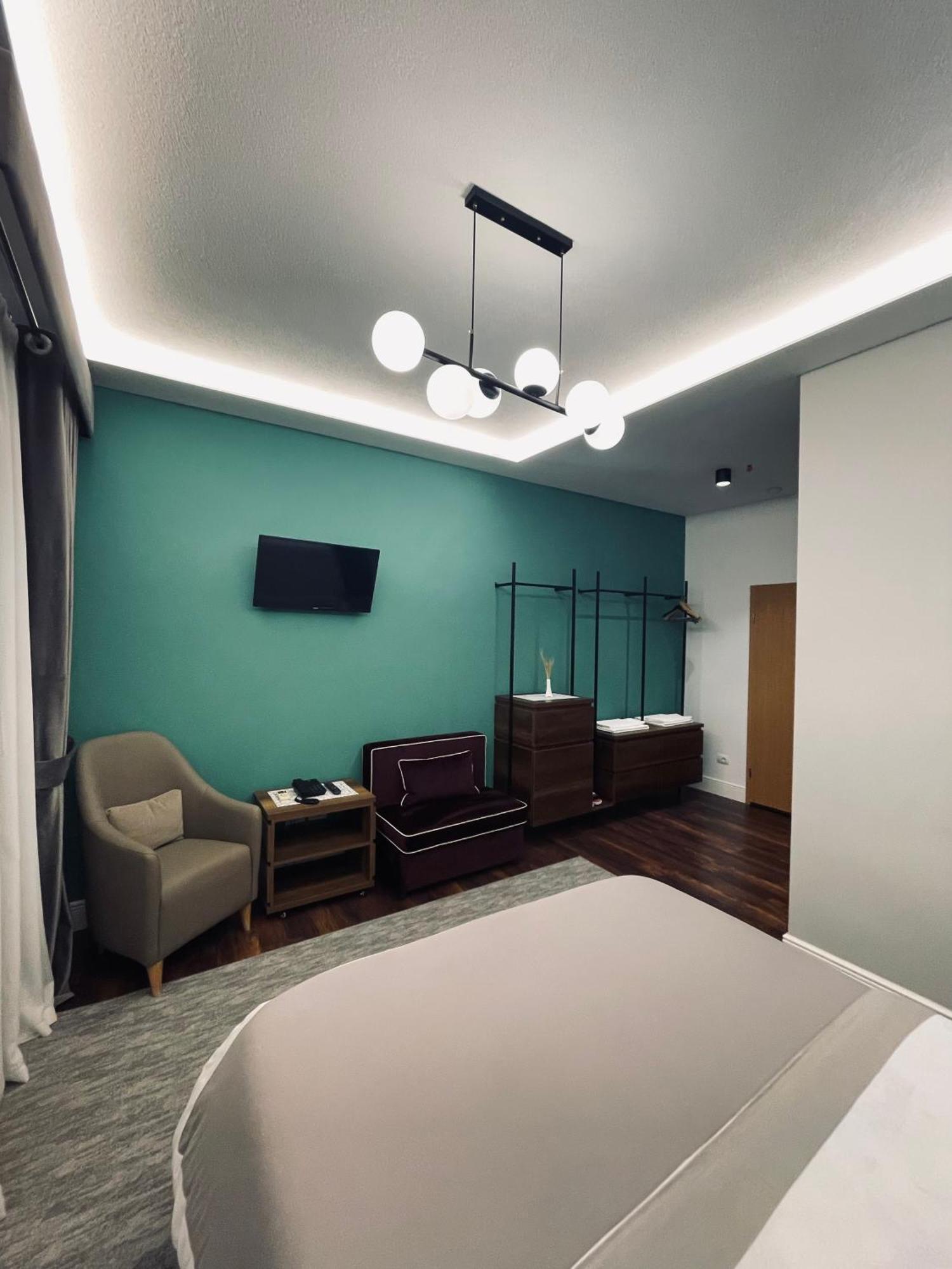 Garden Boutique Hotel إلباسان المظهر الخارجي الصورة