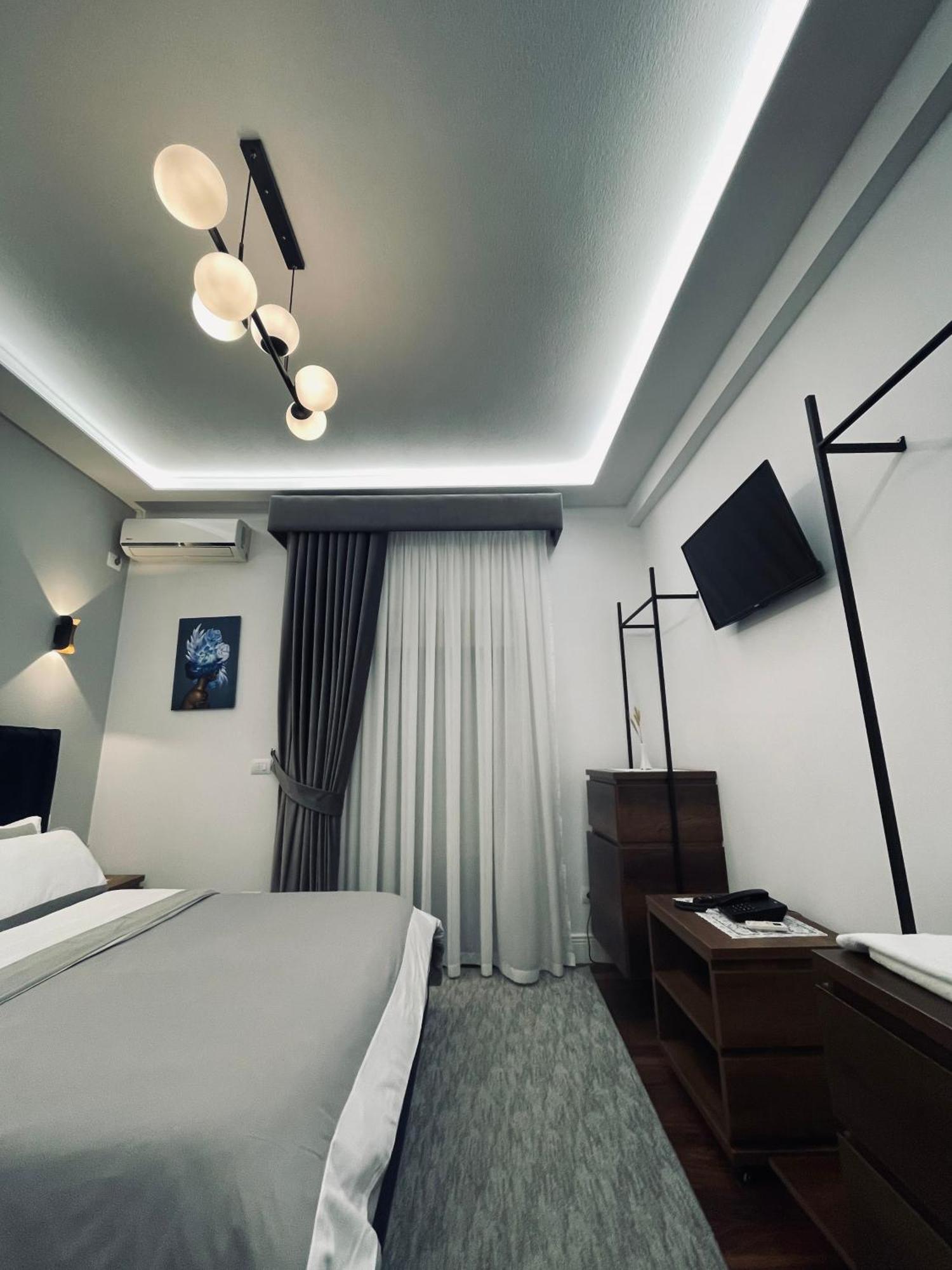 Garden Boutique Hotel إلباسان المظهر الخارجي الصورة