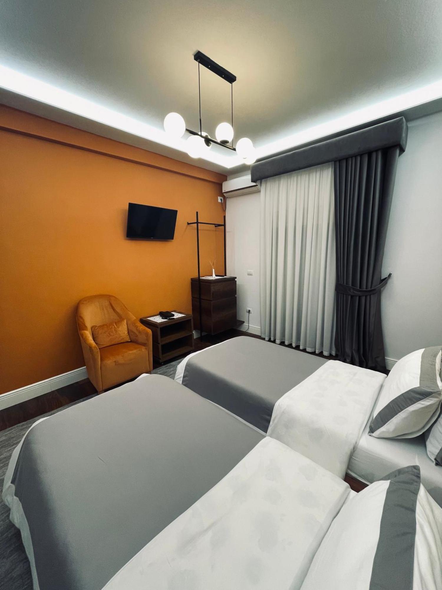Garden Boutique Hotel إلباسان المظهر الخارجي الصورة