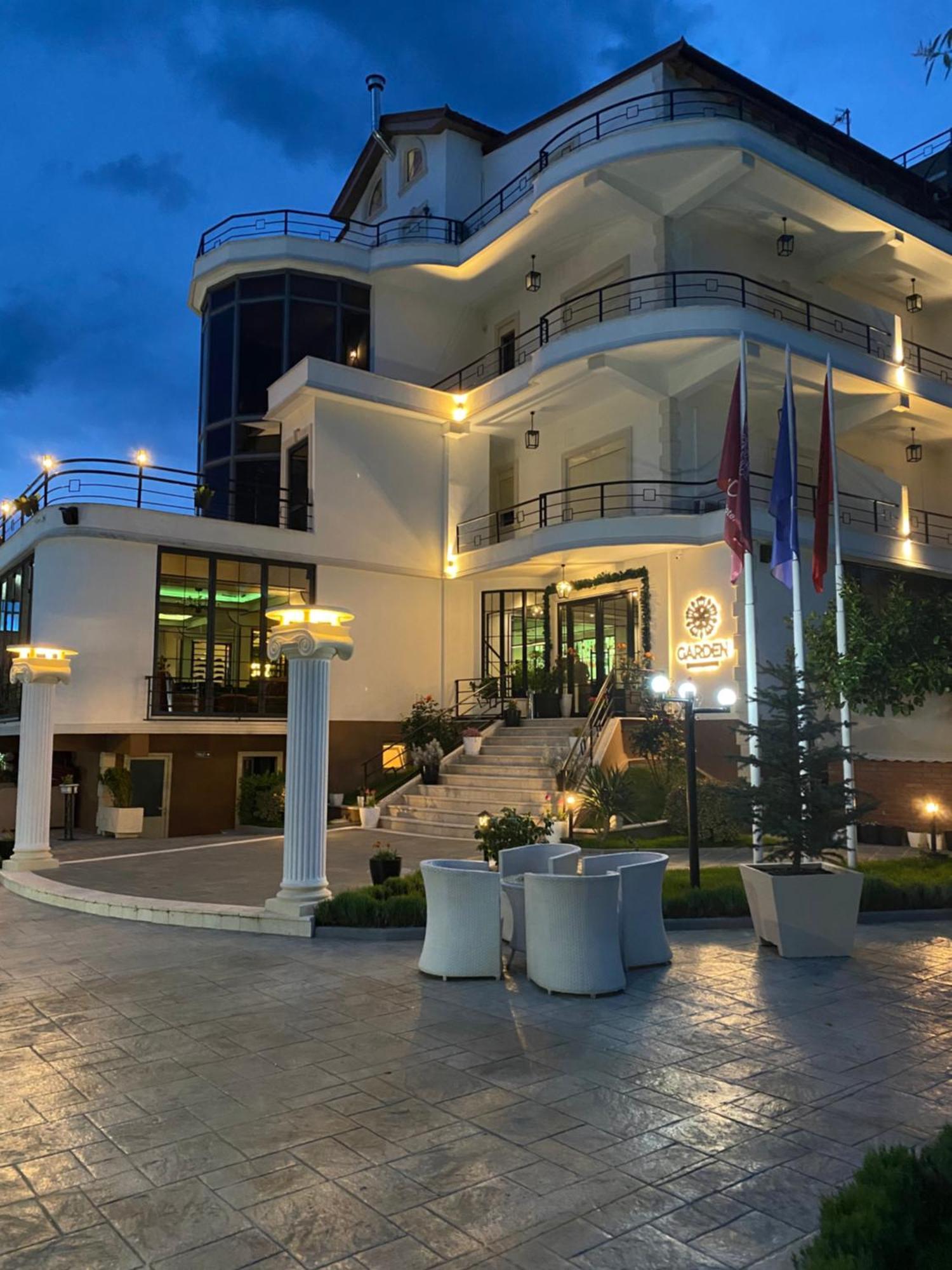 Garden Boutique Hotel إلباسان المظهر الخارجي الصورة